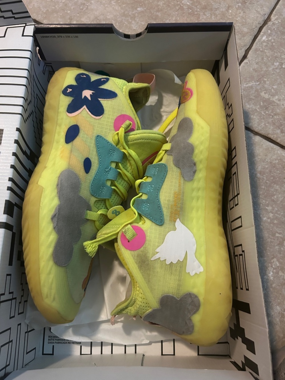 Nike Kids Neon Yellow Cloud & Wing Accent Sneakers